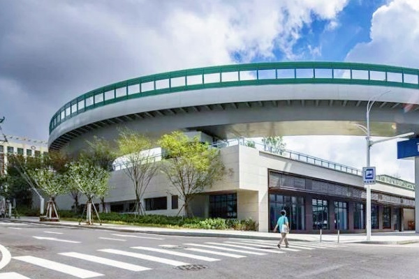 青島又新增公共泊位約1.2萬(wàn)個(gè)，超額完成年度計(jì)劃，年底將再添泊位